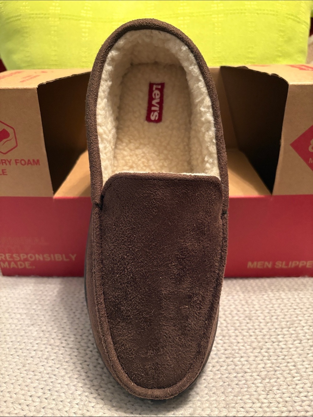 Levi’s Memory Foam Unisex Slippers Size Medium 8-9
